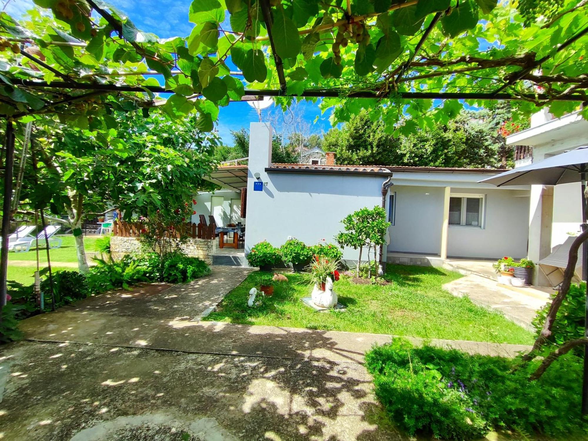 Apartments Pavao 1402 Pula Exterior photo